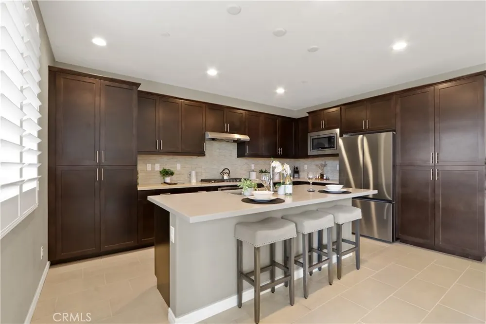 618 S Lakeshore Drive Anaheim, CA 92806