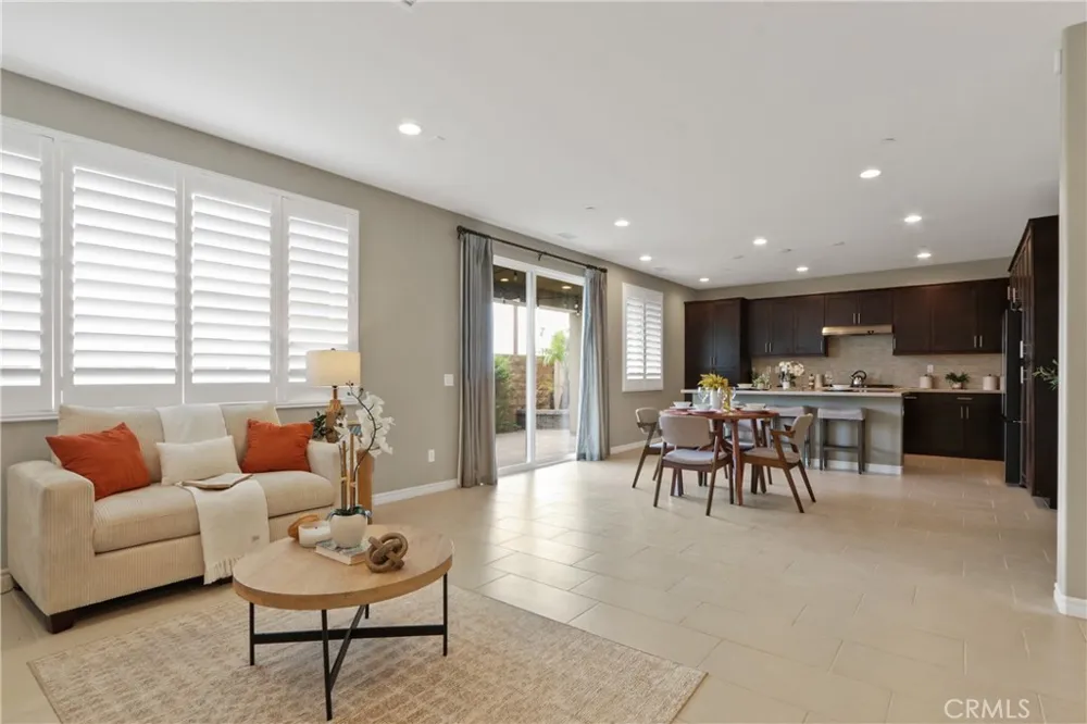 618 S Lakeshore Drive Anaheim, CA 92806
