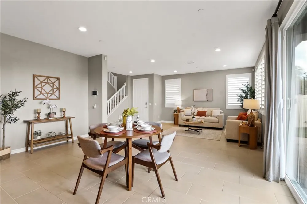 618 S Lakeshore Drive Anaheim, CA 92806