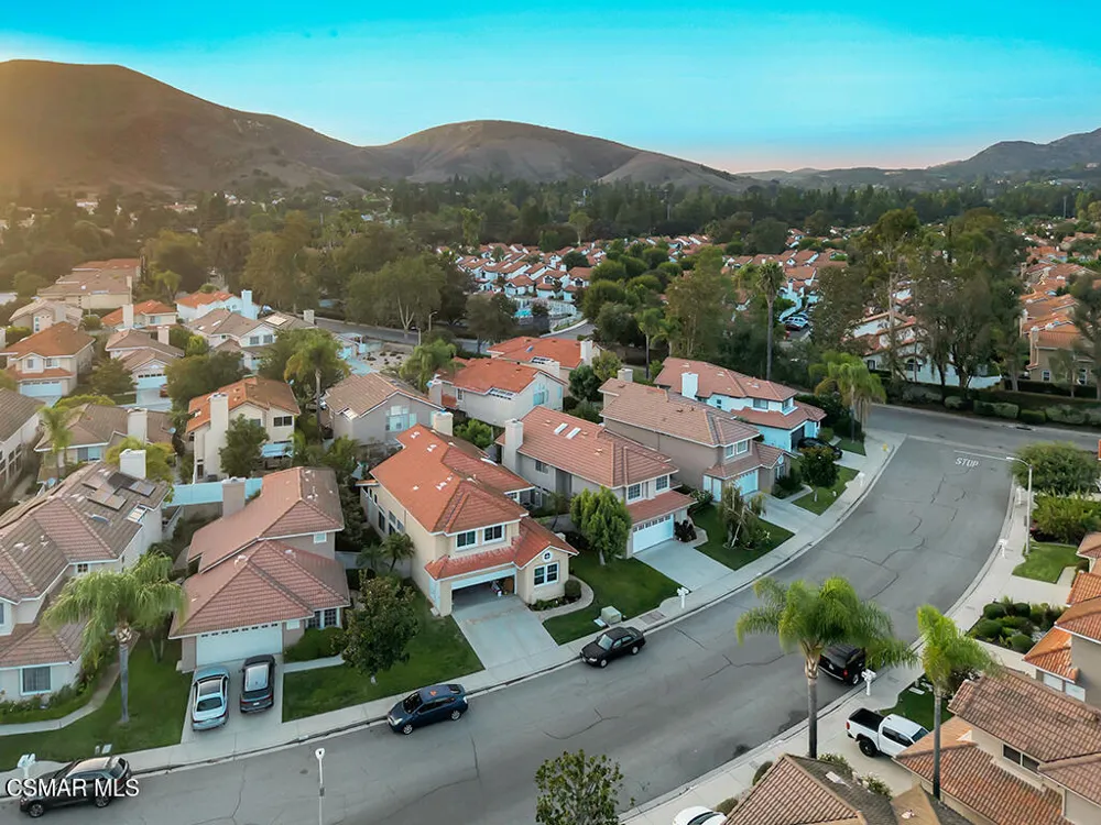 323 Ocho Rios Way Oak Park, CA 91377