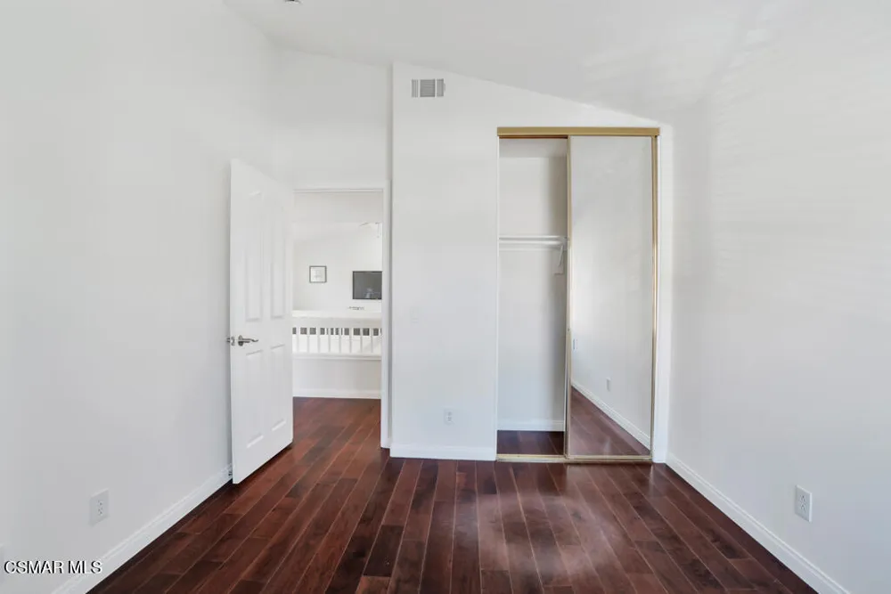 323 Ocho Rios Way Oak Park, CA 91377