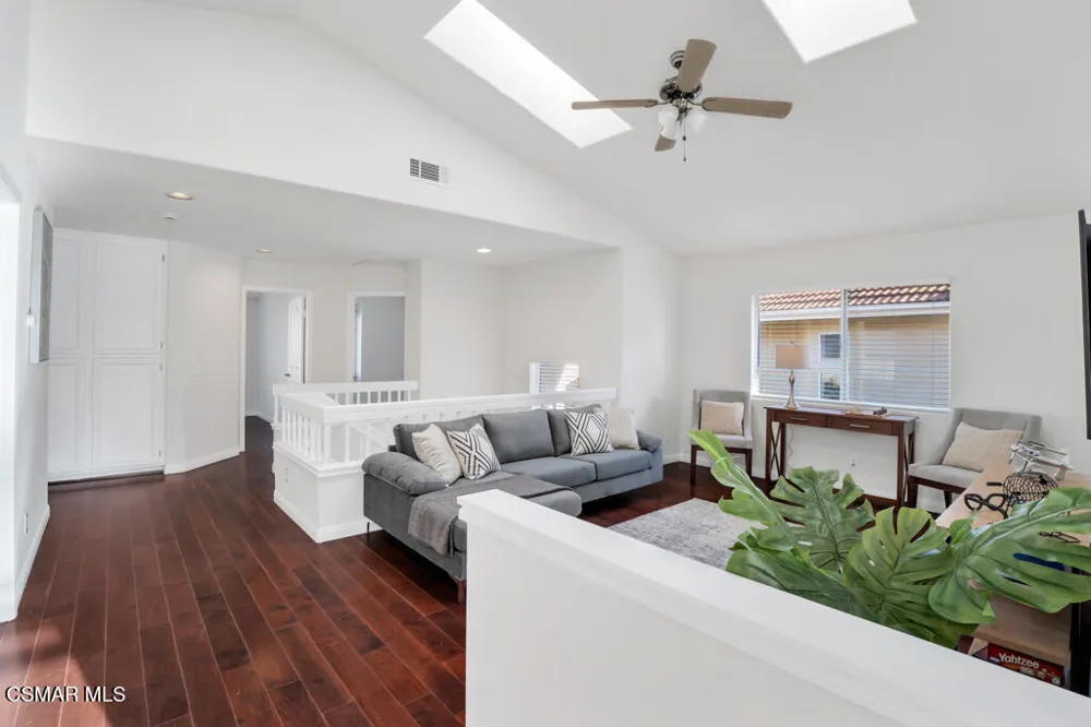 323 Ocho Rios Way Oak Park, CA 91377