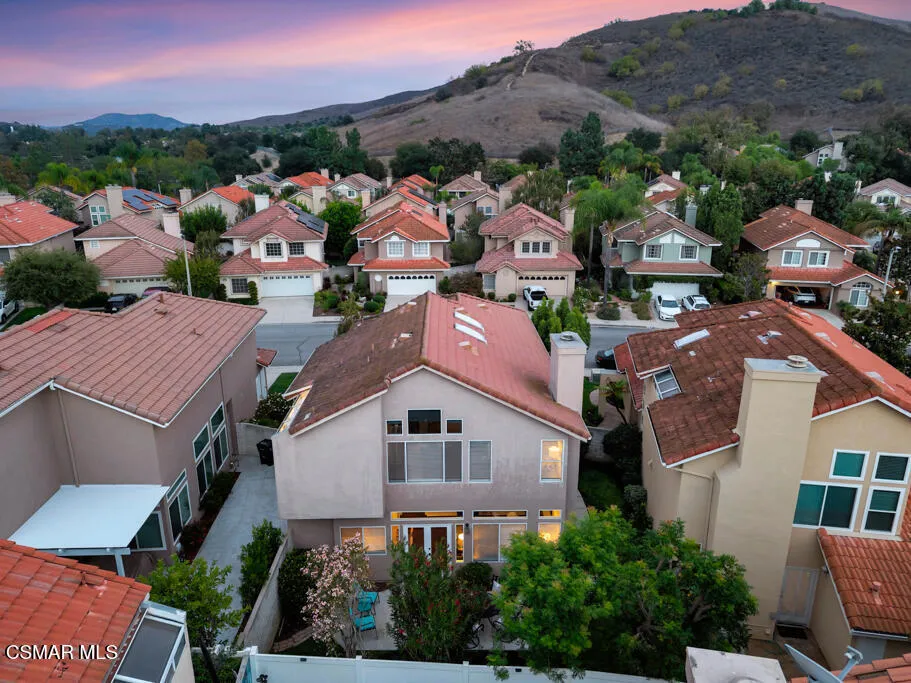 323 Ocho Rios Way Oak Park, CA 91377