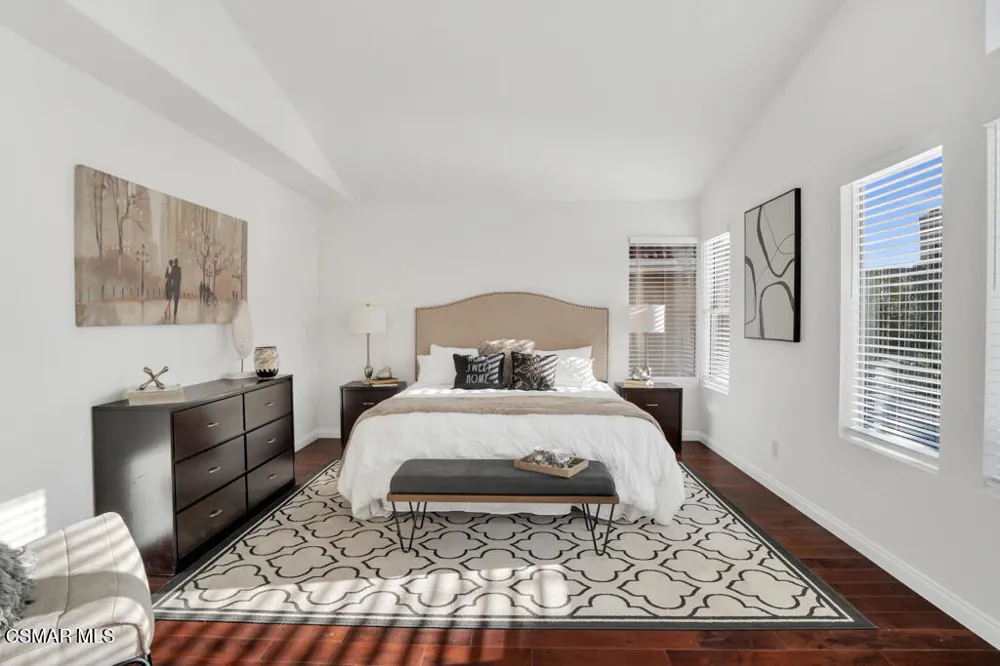 323 Ocho Rios Way Oak Park, CA 91377