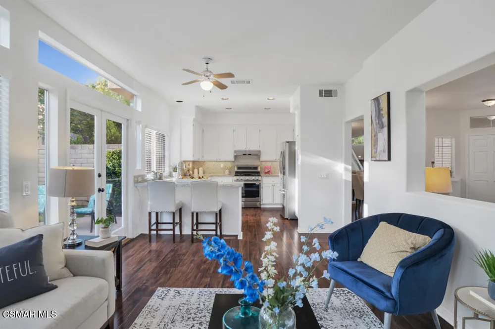 323 Ocho Rios Way Oak Park, CA 91377
