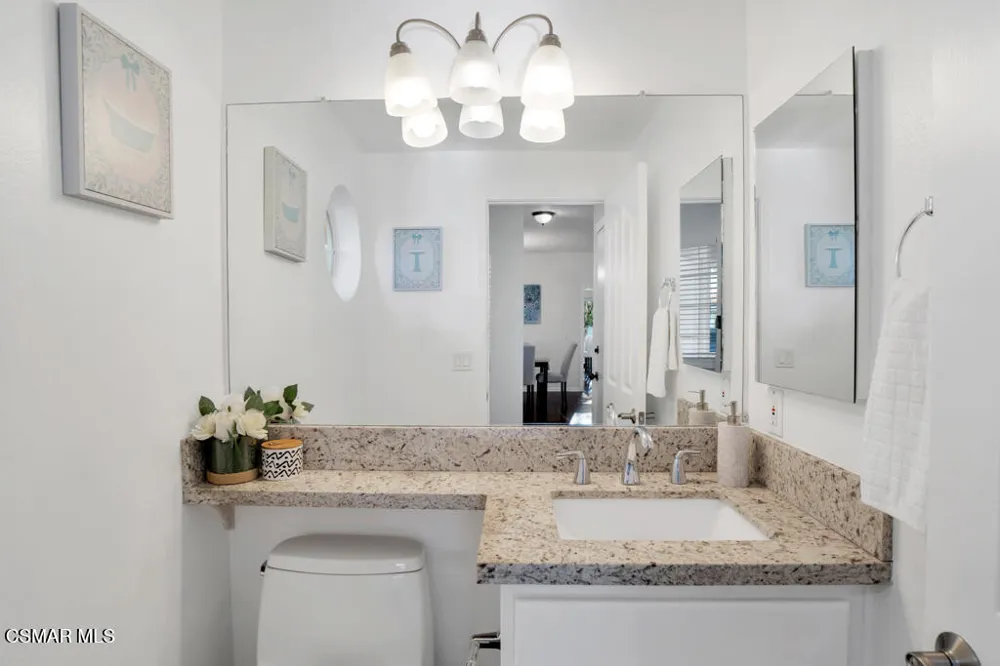 323 Ocho Rios Way Oak Park, CA 91377