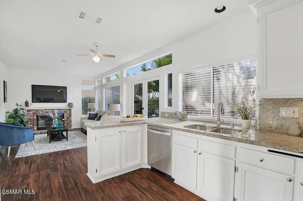 323 Ocho Rios Way Oak Park, CA 91377