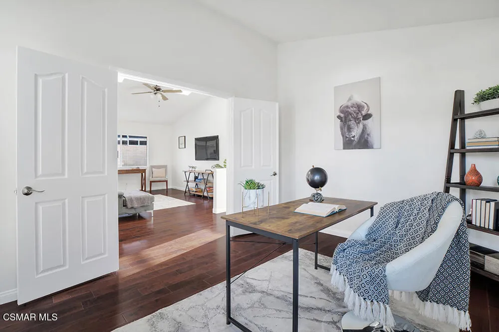 323 Ocho Rios Way Oak Park, CA 91377