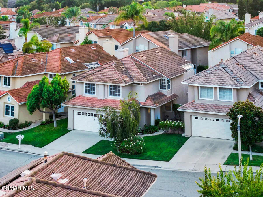 323 Ocho Rios Way Oak Park, CA 91377