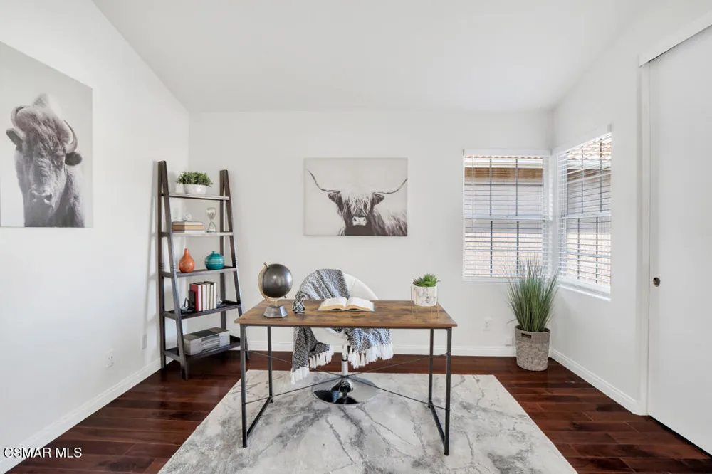 323 Ocho Rios Way Oak Park, CA 91377