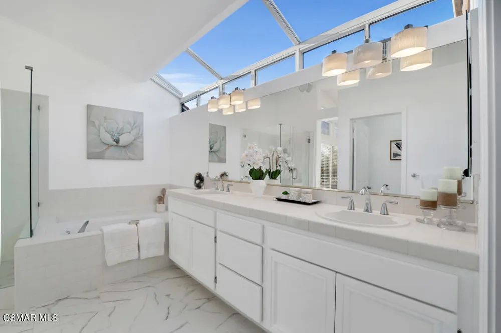 323 Ocho Rios Way Oak Park, CA 91377