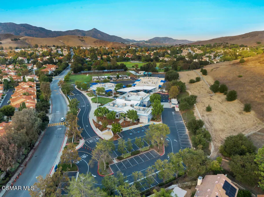 323 Ocho Rios Way Oak Park, CA 91377