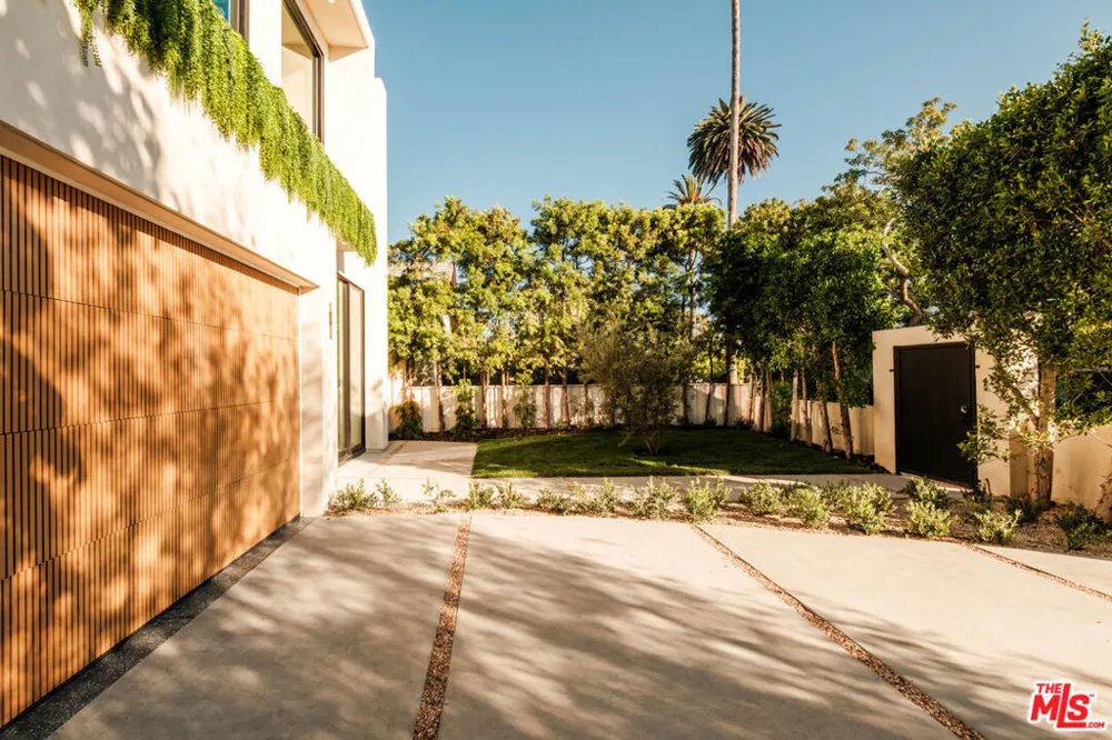 2214 Glyndon Avenue Venice, CA 90291