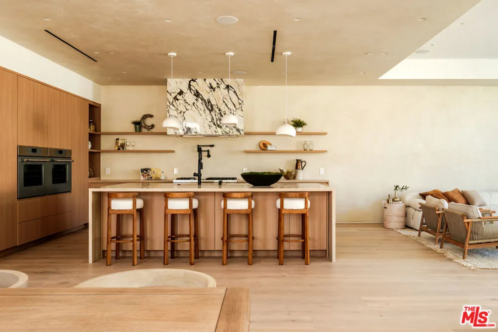 2214 Glyndon Avenue Venice, CA 90291
