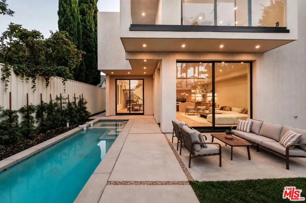 2214 Glyndon Avenue Venice, CA 90291