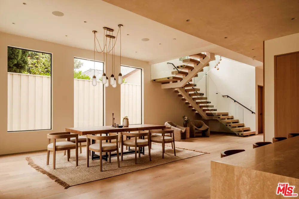 2214 Glyndon Avenue Venice, CA 90291