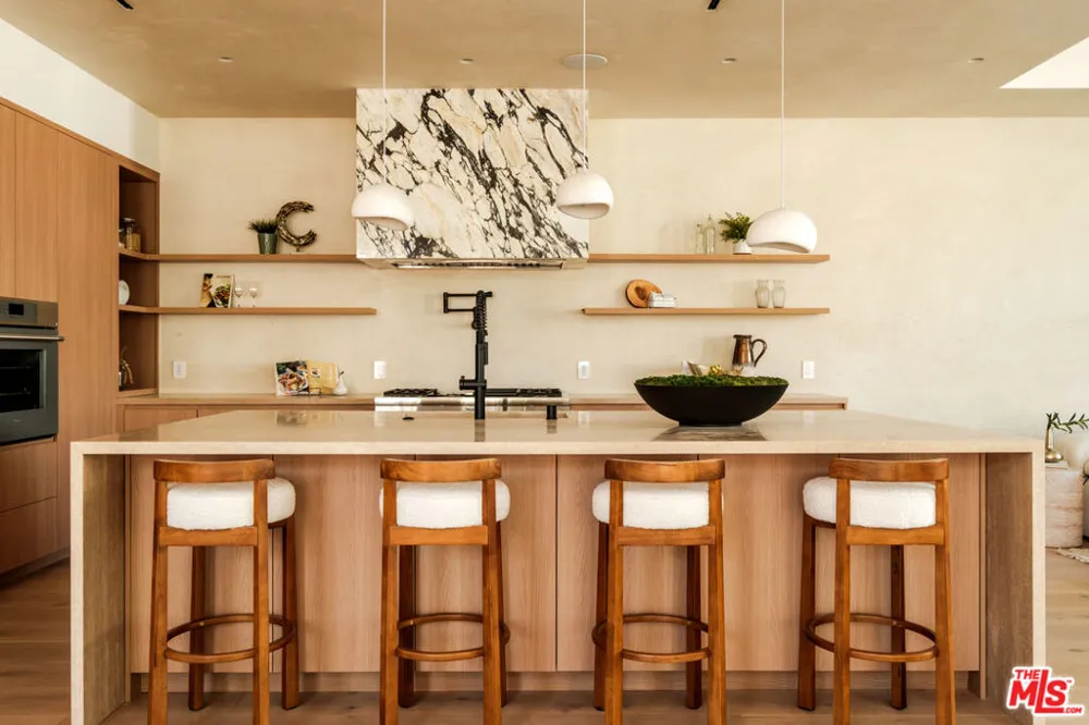2214 Glyndon Avenue Venice, CA 90291