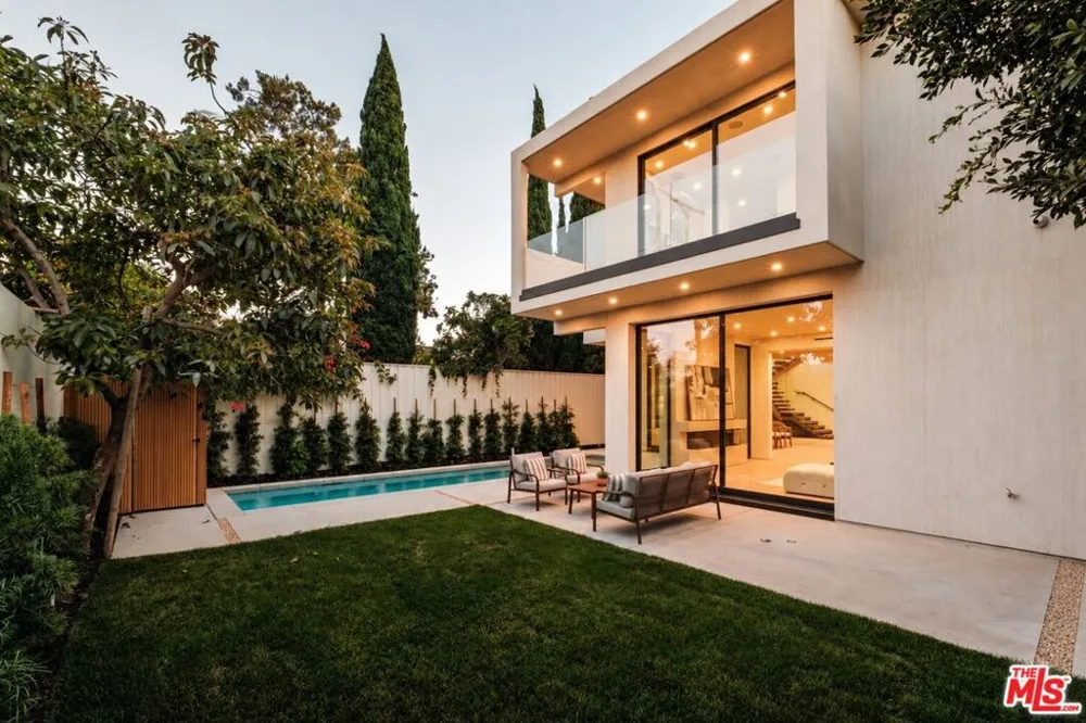 2214 Glyndon Avenue Venice, CA 90291