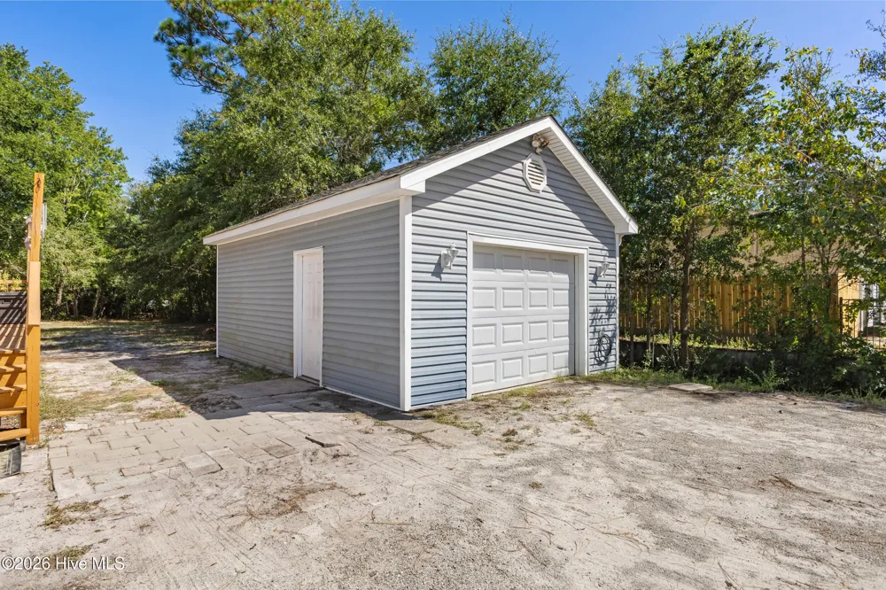 327 Green Meadows Drive Wilmington, NC 28405