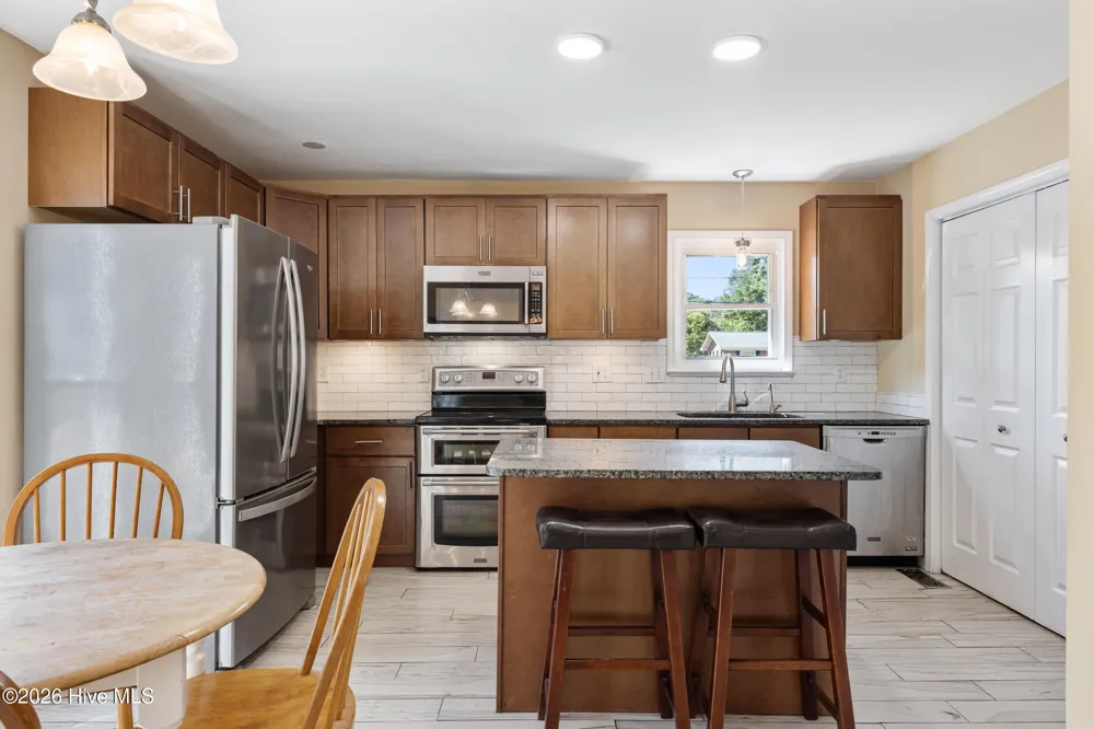 327 Green Meadows Drive Wilmington, NC 28405