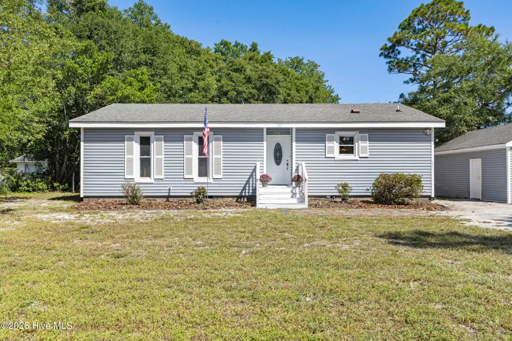 327 Green Meadows Drive Wilmington, NC 28405