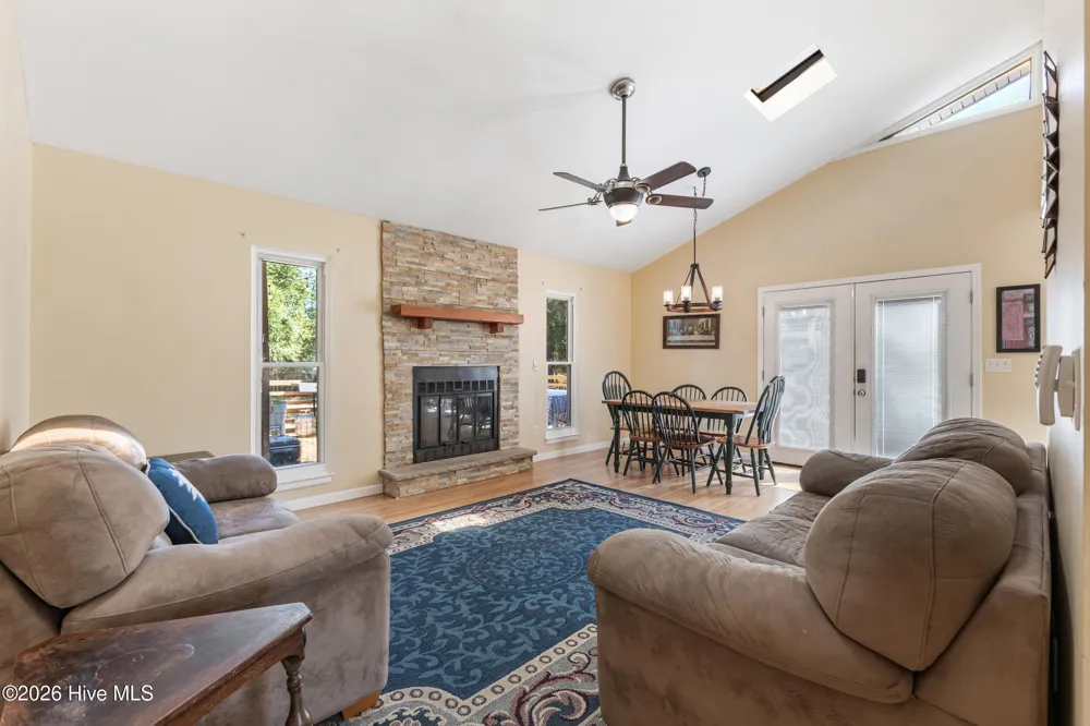 327 Green Meadows Drive Wilmington, NC 28405