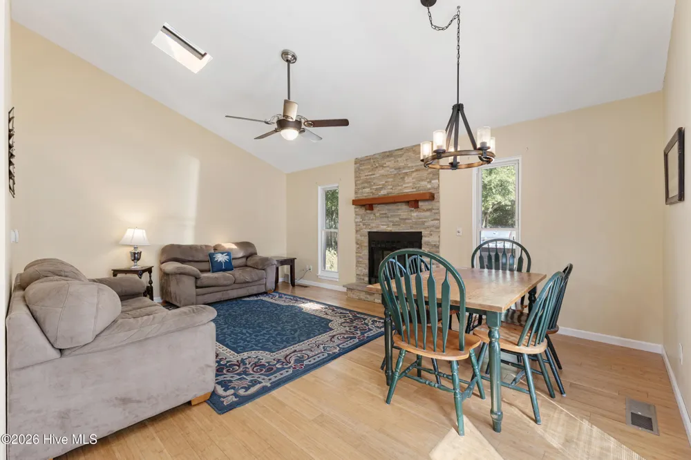 327 Green Meadows Drive Wilmington, NC 28405