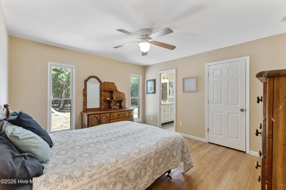 327 Green Meadows Drive Wilmington, NC 28405