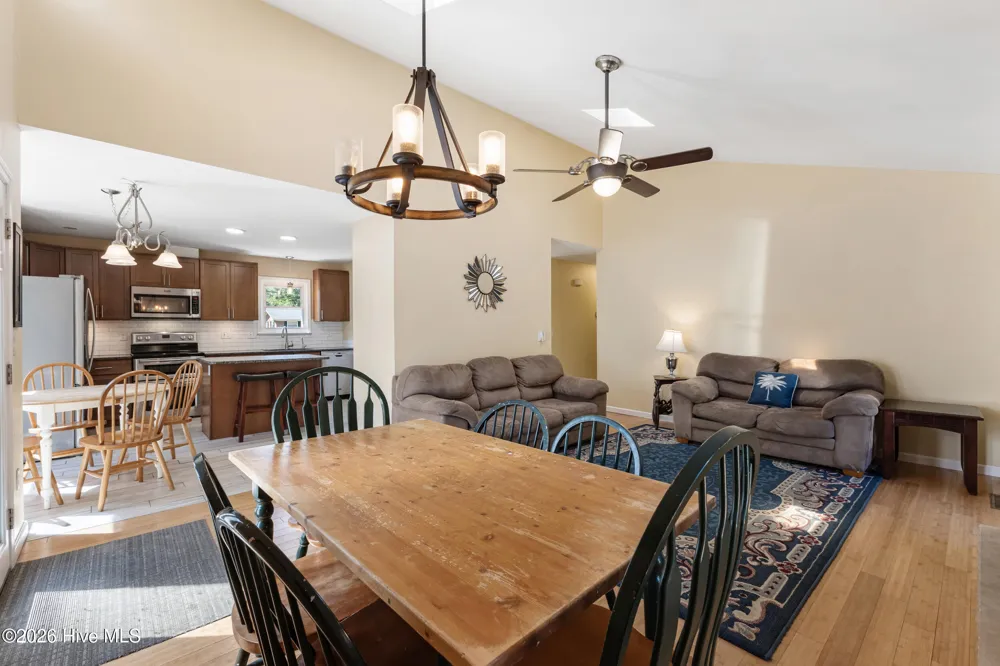 327 Green Meadows Drive Wilmington, NC 28405