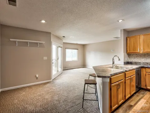 950 Bunce Avenue #10