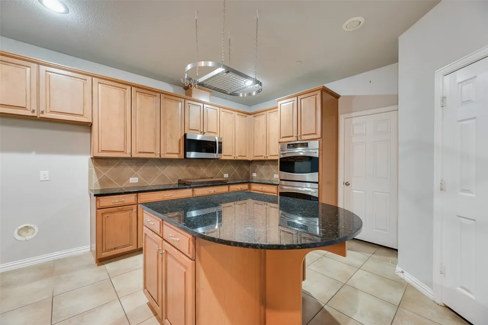 1114 Eastwick Drive Roanoke, TX 76262