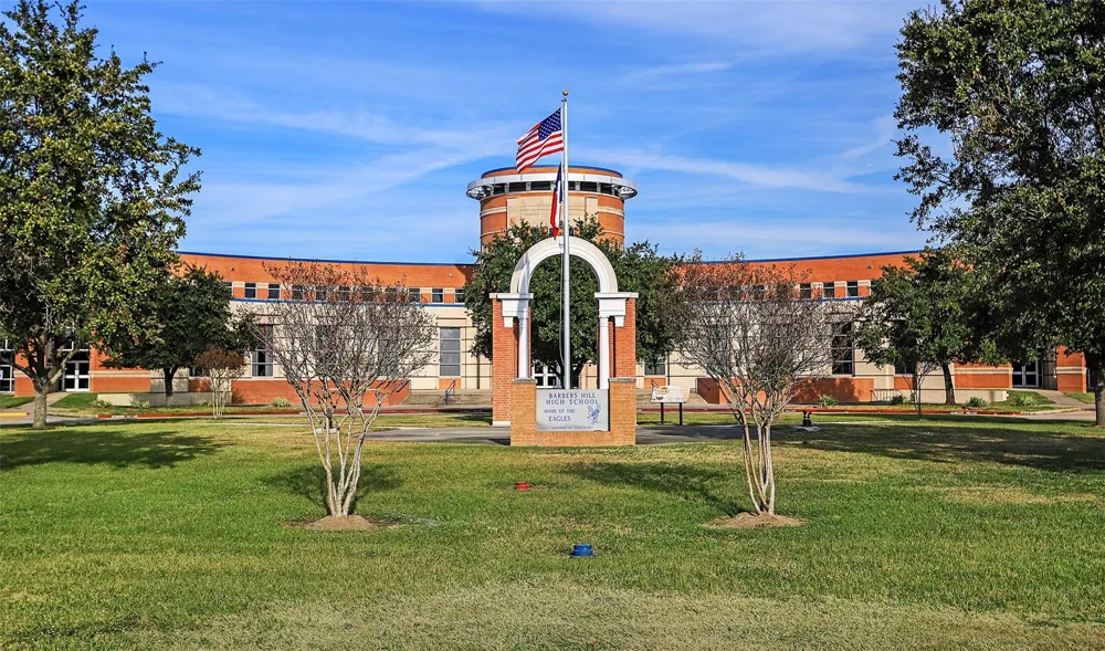 11822 Old Fashion Circle Mont Belvieu, TX 77535