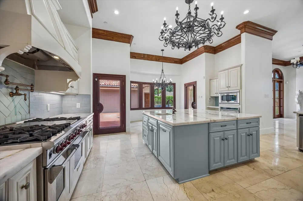 8448 Westview Drive Houston, TX 77055