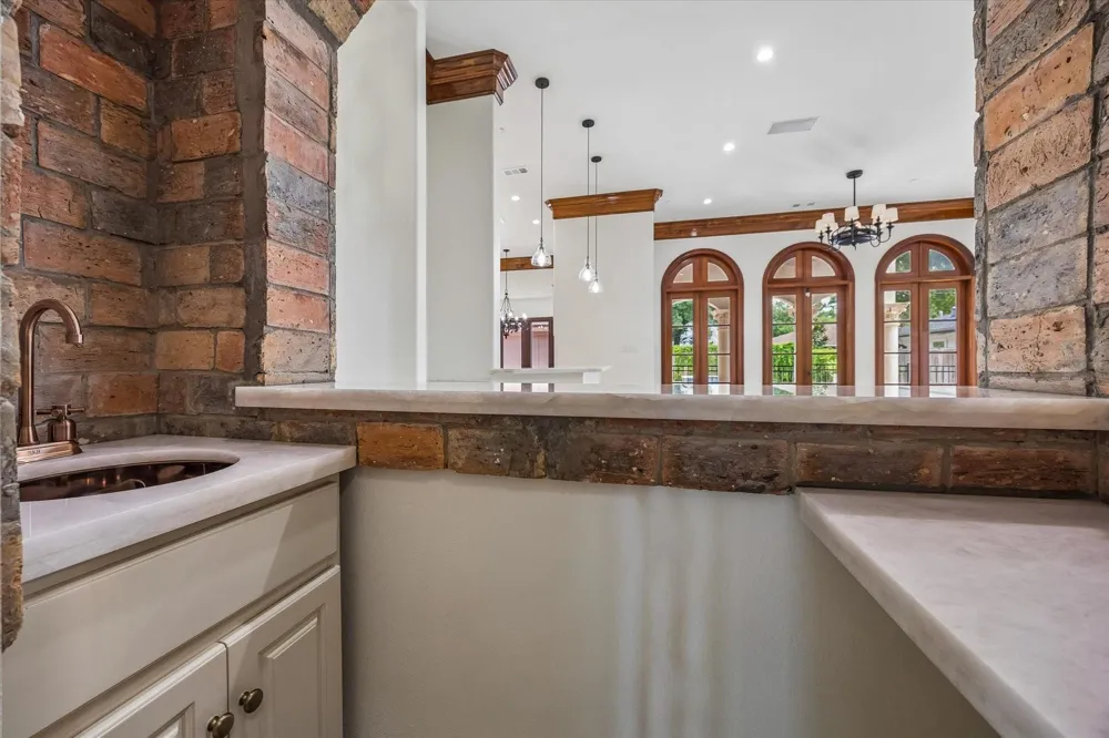 8448 Westview Drive Houston, TX 77055