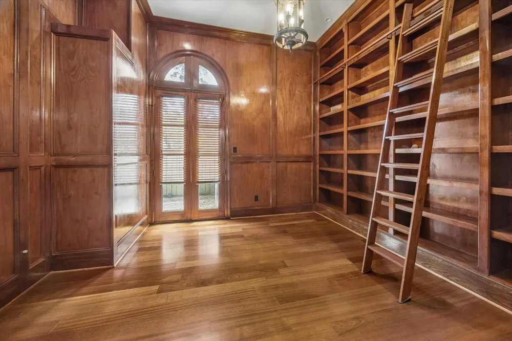 8448 Westview Drive Houston, TX 77055