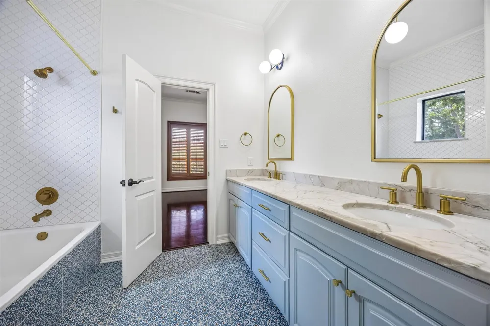 8448 Westview Drive Houston, TX 77055