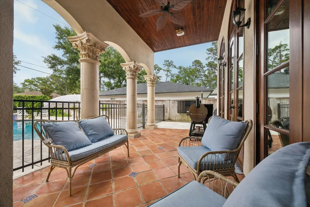 8448 Westview Drive Houston, TX 77055