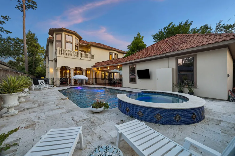 8448 Westview Drive Houston, TX 77055