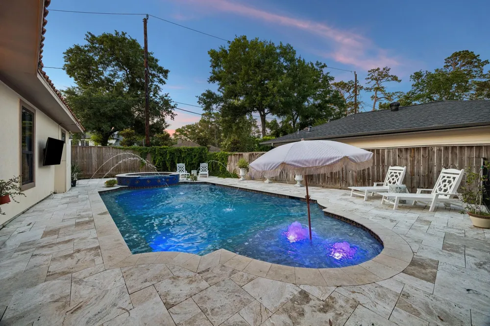 8448 Westview Drive Houston, TX 77055