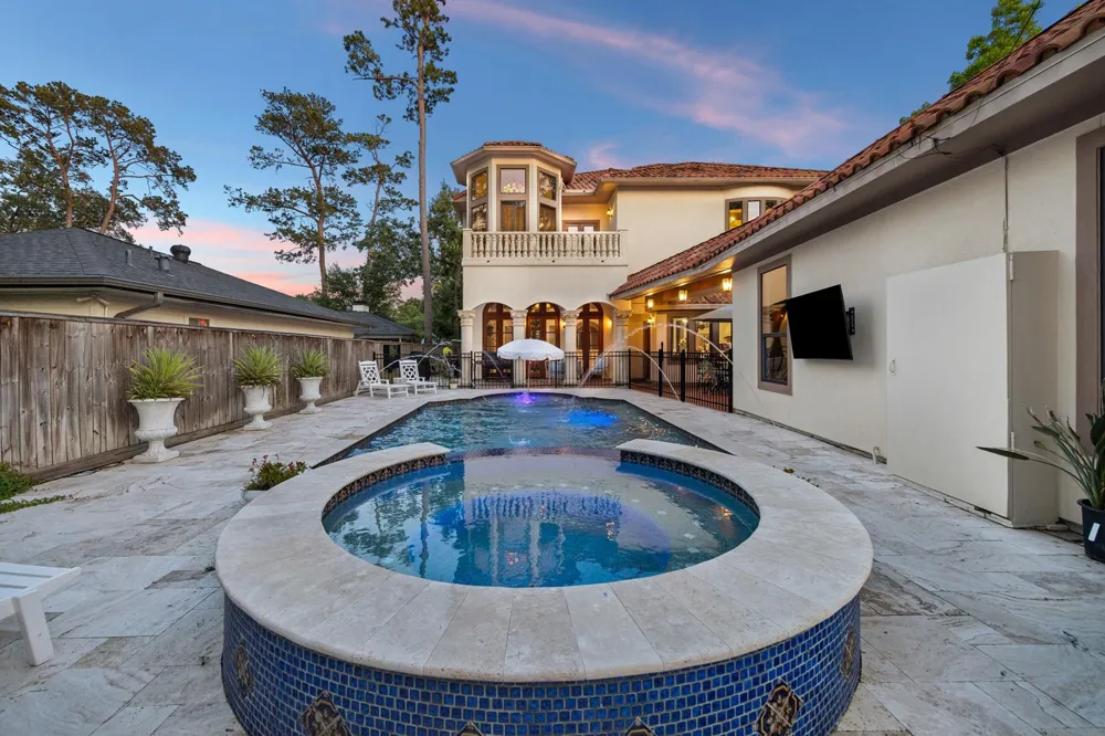 8448 Westview Drive Houston, TX 77055