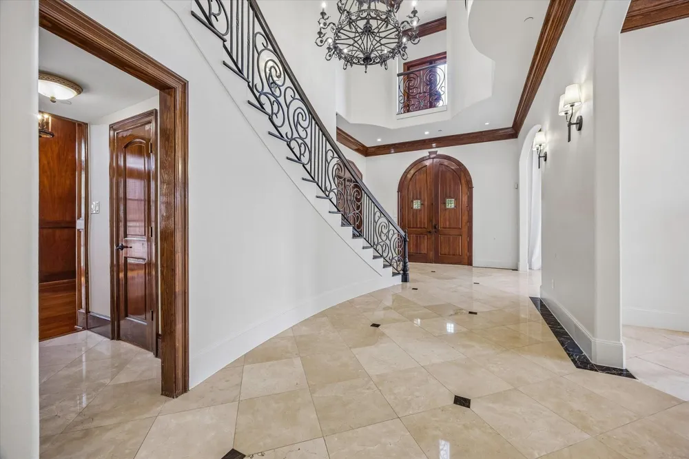 8448 Westview Drive Houston, TX 77055