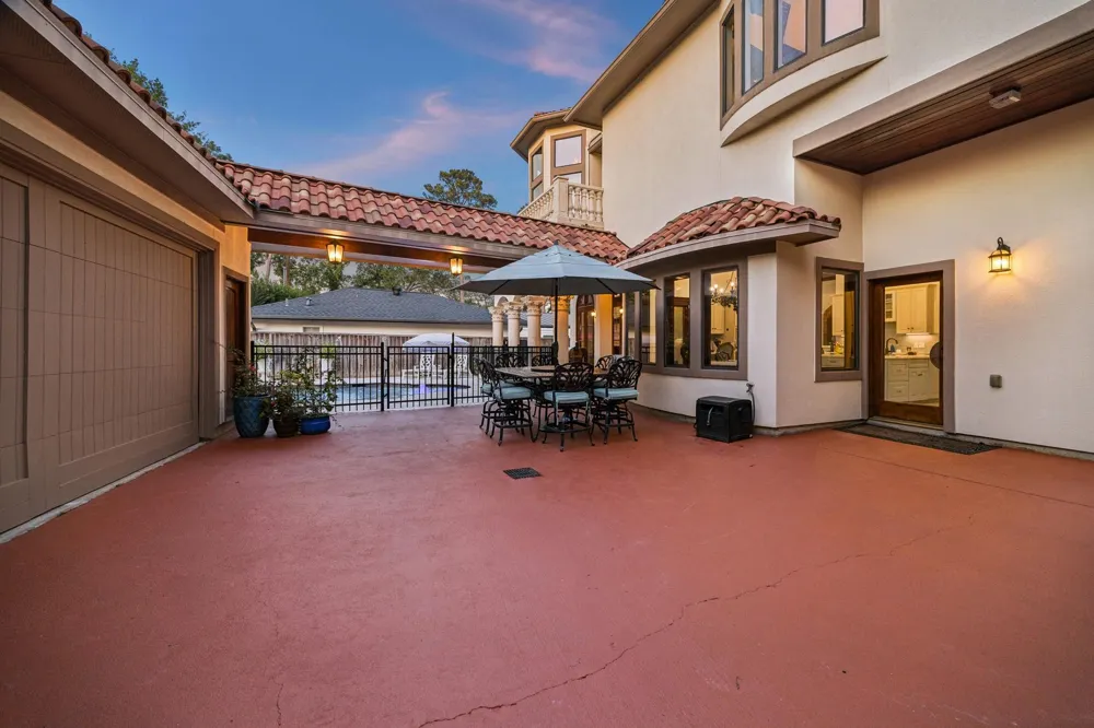 8448 Westview Drive Houston, TX 77055