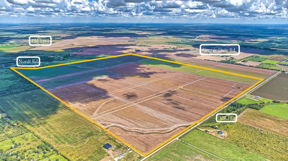 2015 County Road 15 Damon, TX 77430