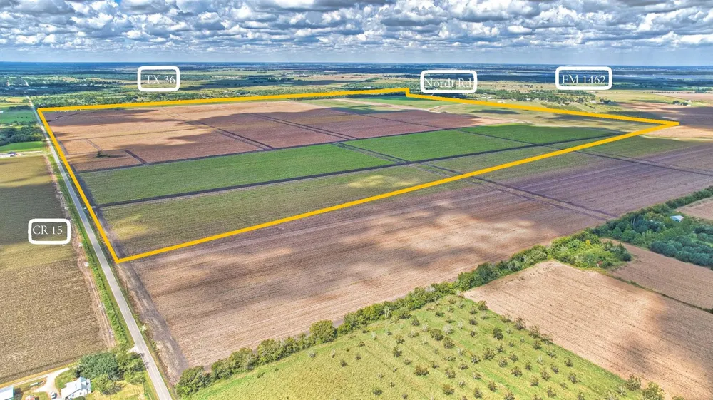 2015 County Road 15 Damon, TX 77430