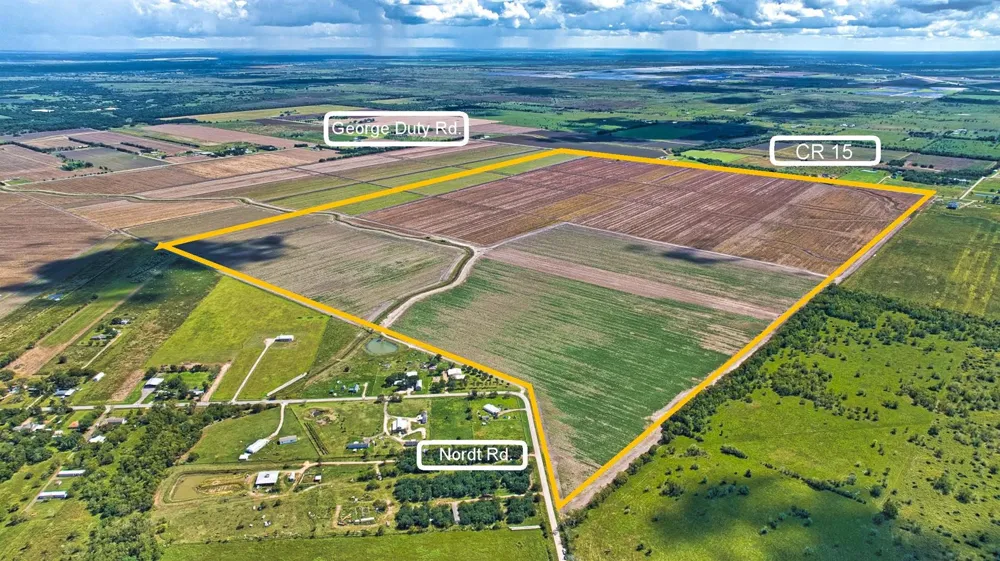 2015 County Road 15 Damon, TX 77430