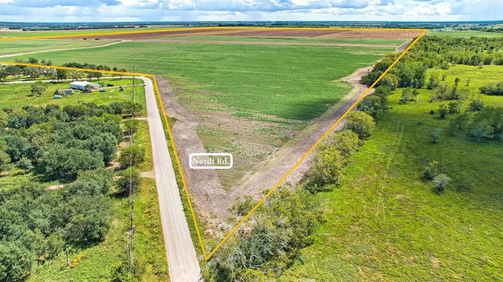 2015 County Road 15 Damon, TX 77430
