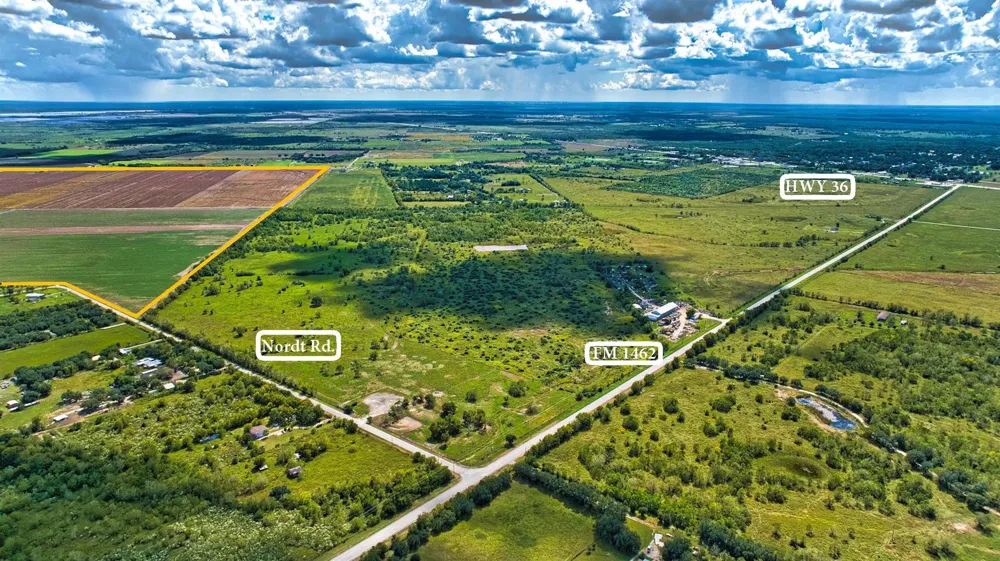 2015 County Road 15 Damon, TX 77430