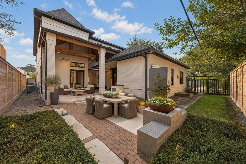 1601 Pine Chase Drive Houston, TX 77055