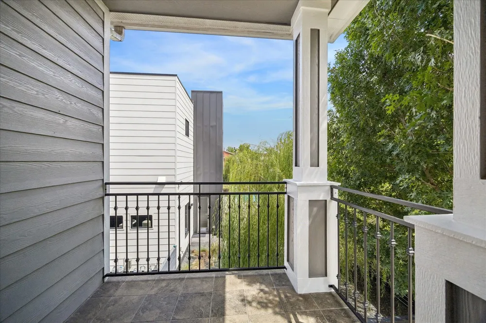 1013 E 27th Street Houston, TX 77009