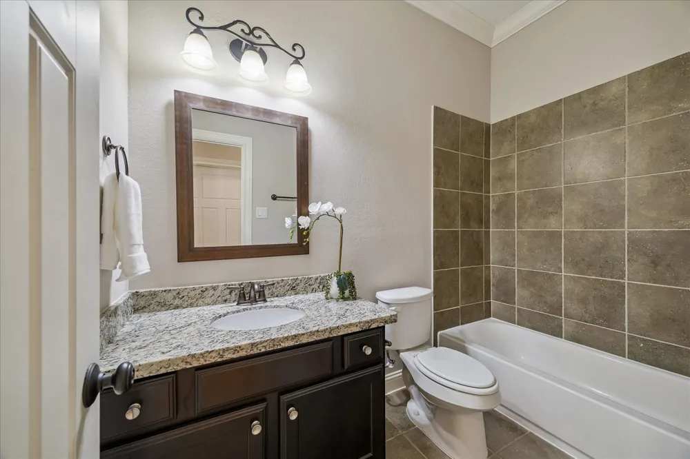 1013 E 27th Street Houston, TX 77009